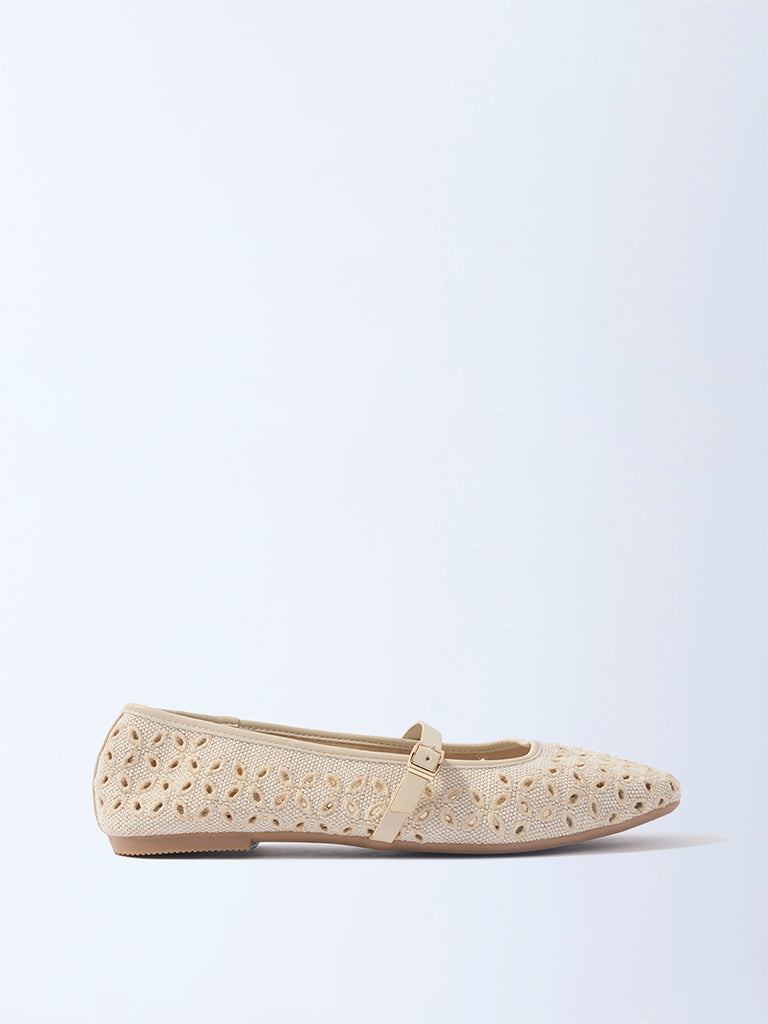 LUNA BLU Beige Schiffli Detailed Mary Jane Shoes