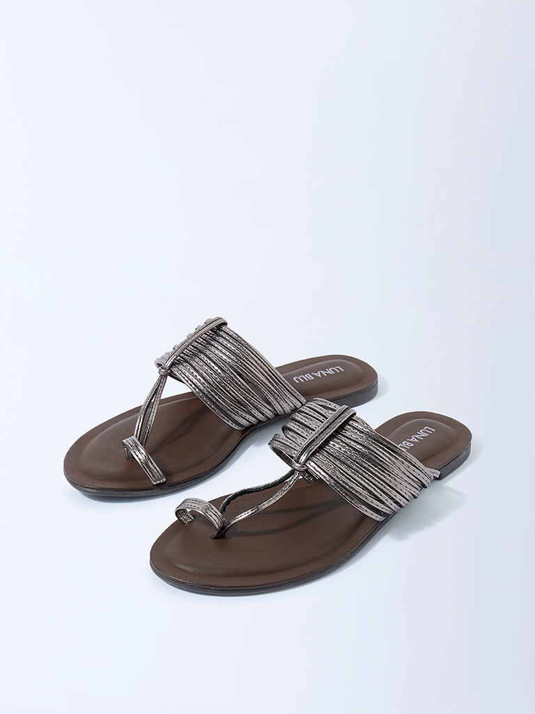 LUNA BLU Silver Toe-Ring Kolhapuri Sandals
