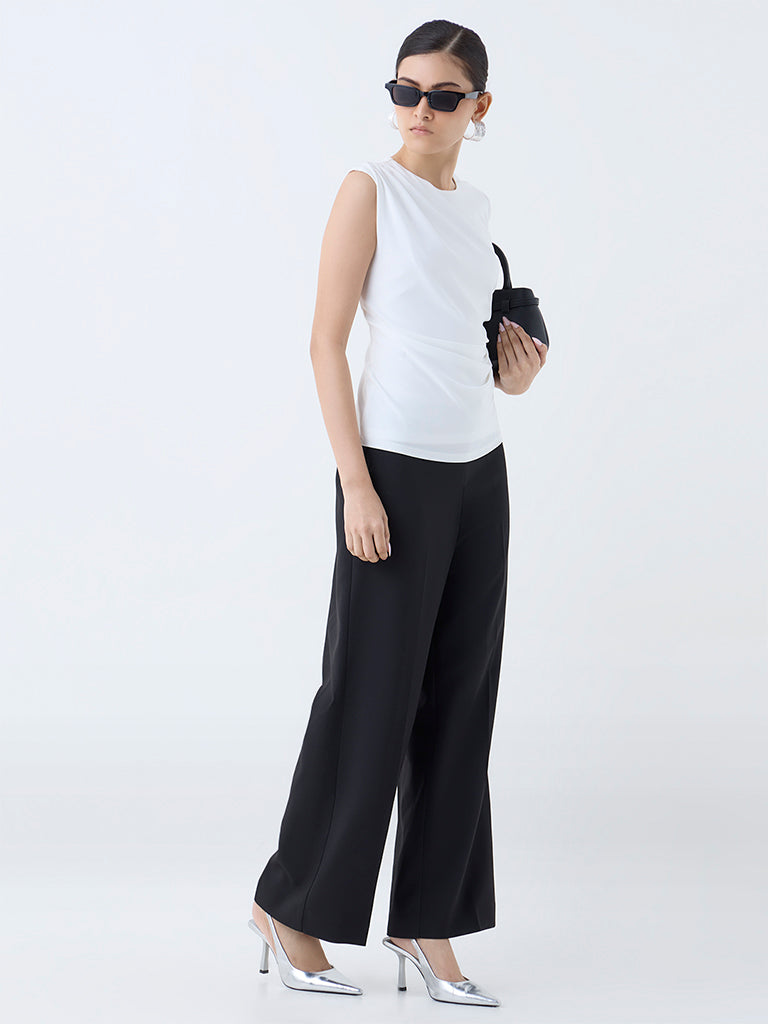 Wardrobe White Solid Ruched Top