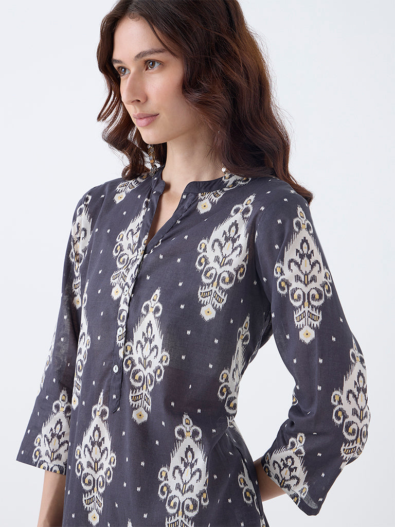 Utsa Black Ikat Printed Cotton Straight Kurta