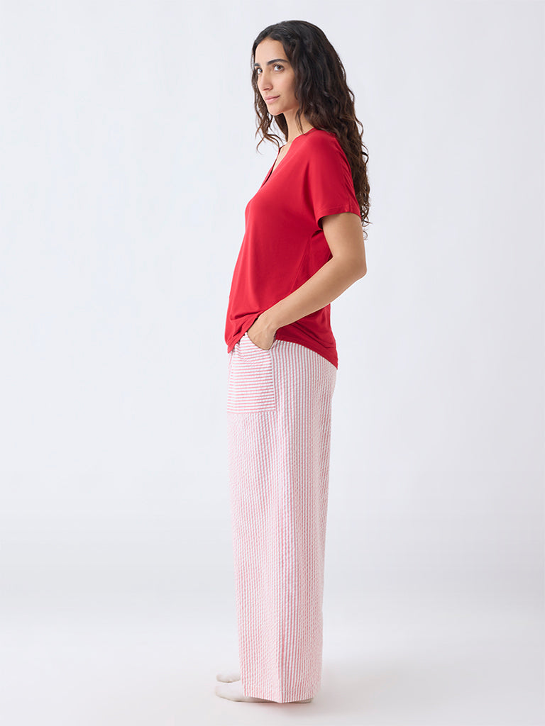 Wunderlove Red Solid V-Neck Top