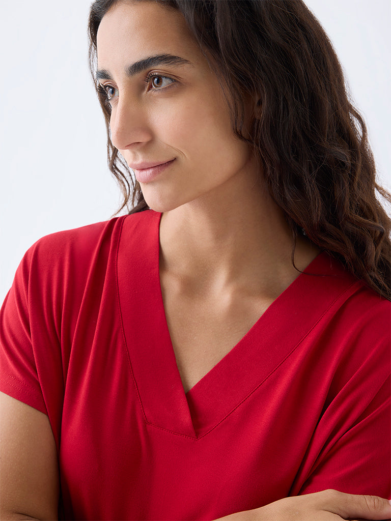 Wunderlove Red Solid V-Neck Top