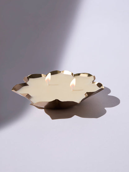 Westside Home Gold Lotus-Shaped Fragrance Candle - Festive Season Gift