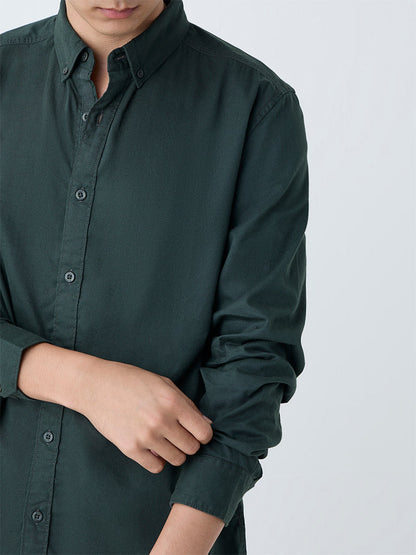 Nuon Dark Green Solid Slim-Fit Cotton Shirt