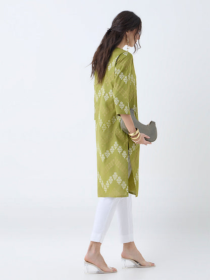 Utsa Green Floral Printed Cotton Straight Kurta